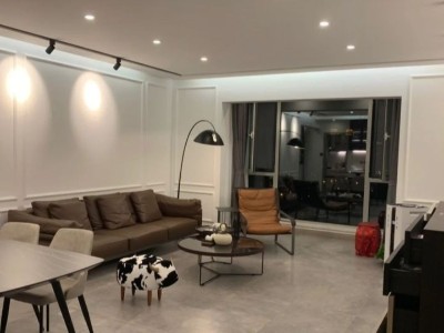 開燈飾店自己進(jìn)貨好？ 還是加盟好？